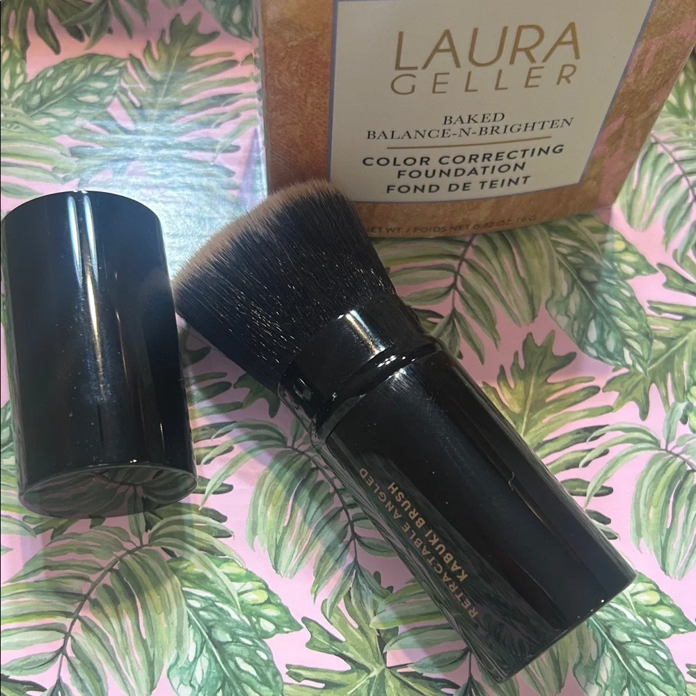 Laura Geller Baked Balance-N-Brighten Foundation with Kabuki Brush Set